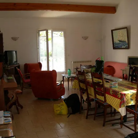 La Desirade Apartment *